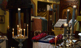 Η μάνα έμαθε στο παιδί της πως να πιάνει το μαχαίρι …