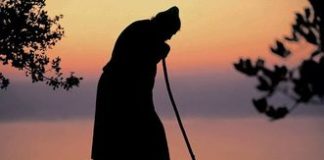 Τους μακριούς σταυρούς να τους… φοβάσαι