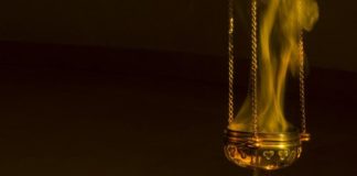 Το θυμίαμα έχει ευλογία, έχει χάρη, έχει δύναμη εναντίον των δαιμόνων