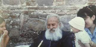 Θεός είσαι, ό,τι θέλεις κάνεις