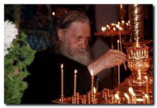 Από πότε αρχίσαμε να μην θέλουμε τον παπά και να τον κατηγορούμε; Από τότε που μπήκαμε για τα καλά μέσα στην αμαρτία...