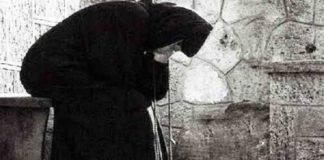 Πήγαινε στην αγκαλιά της