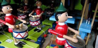 Ο μικρός τυμπανιστής (παιδική χορωδία) & Little Drummer Boy (Ακούστε το)