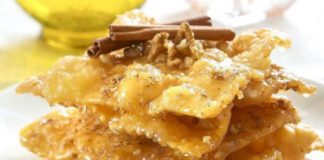 Δίπλες το γλυκό των Χριστουγέννων