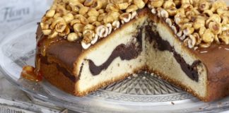 Βασιλόπιτα γεμιστή με σοκολάτα & καραμελωμένα φουντούκια