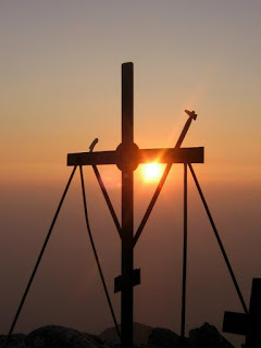 Μόλις ανοίξουν τα μάτια μας, την ώρα που θα ξυπνήσουμε, αμέσως την ευχή, το "Κύριε Ιησού Χριστέ, ελέησον με"