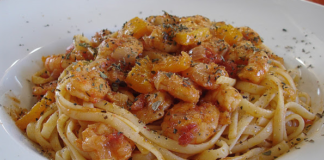 Γαριδομακαρονάδα με λιγκουίνι γρήγορη και πανεύκολη