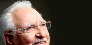 Γιατί πουλί μου δεν κελαηδάς