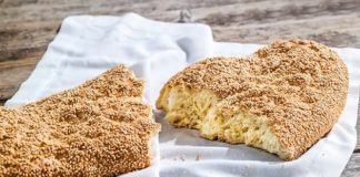 Η λαγάνα είναι ο άζυμος άρτος