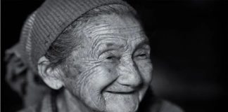 Η γριούλα που δεν ήξερε το Πιστεύω και το Πάτερ ημών