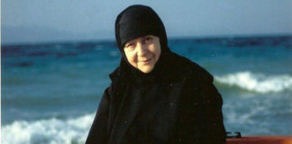 Το συγκλονιστικό όραμα της Γερόντισσας Μακρίνας – «Βοήθησέ με, Γερόντισσα, καίγομαι…»