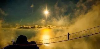 Μπορούμε να γνωρίζουμε το μέλλον μας; Τι να σκεφτόμαστε όσον άφορα το μέλλον μας;