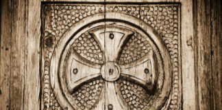 Όλα αρχίζουν εδώ, από την γη: και ο παράδεισος μα και η κόλαση του ανθρώπου