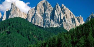 Όλες οι προσευχές καλές και άγιες είναι, αλλά η νοερά προσευχή, είναι η βασίλισσα αυτών