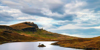 «Τη νύχτα, ξύπνησε ξαφνικά και είδε πως την ψυχή της με ασυνήθιστο λαμπερό φως, άγιοι άγγελοι ανέβαζαν στους Ουρανούς»