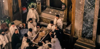 Όταν οι κομμουνιστές ήθελαν να θάψουν το λείψανο της Οσίας Παρασκευής της Επιβατινής