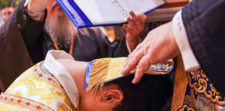 Τι συμβολίζουν τα άμφια των Ιεροπαίδων και η συμπεριφορά αυτών