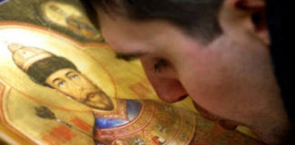 Ετυμολογία της λέξης “ΠΡΟΣΚΥΝΩ”