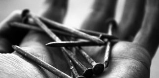 Μια ιστορία για το θυμό – Το παιδί και τα καρφιά