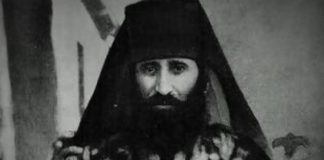 Μία εβδομάδα πριν τον Πόλεμο αυτό, ο Άγιος έκλαιγε με λυγμούς όλη τη νύχτα στο κελλί του