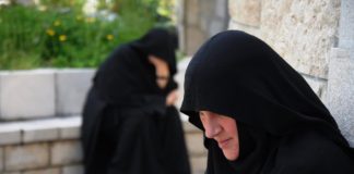 Το πρωί οτάν χαράζει (Γερ.Θεονύμφης – Ακούστε το)