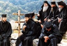 Μεσ’της ‘ερημιάς τα βάθη – Μοναστηριακό άσμα