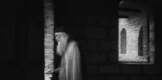 Τί να λέμε σέ όσους κατηγορούν εύκολα κληρικούς