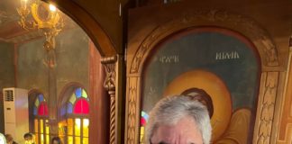 Αν βλέπαμε με ποια δόξα λειτουργεί ο Ιερέας, θα πέφταμε καταγής