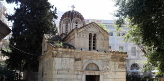 Ο ναός που χειροτονήθηκε επίσκοπος Αιγίνης ο άγιος Διονύσιος ο εκ Ζακύνθου