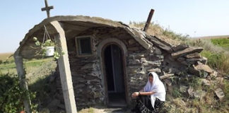 Παγιδεύεται ο άνθρωπος από την ιδέα που έχει για τον εαυτό του…