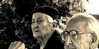 Δύο κόσμοι αντίθετοι για τα γηρατειά και τον θάνατο