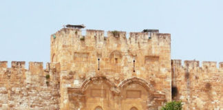 H Χρυσή Πύλη-Από αυτή πέρασε ο Χριστός πάνω στο γαϊδουράκι κατά την είσοδό του στα Ιεροσόλυμα