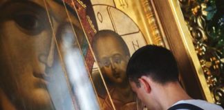 Δεν κουράζεται η Παναγία μας να ακούει τον πόνο μας