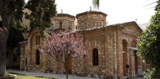 Σώζει από την τρικυμία