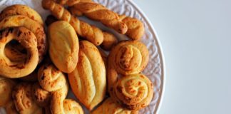 Πασχαλινά κουλουράκια