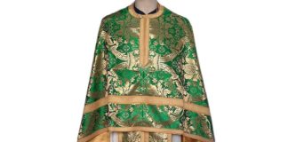 Τα Ιερά Λειτουργικά Άμφια του Ιερέα