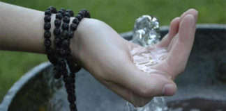 Ο διάβολος φοβάται το κομποσχοίνι και την ευχή