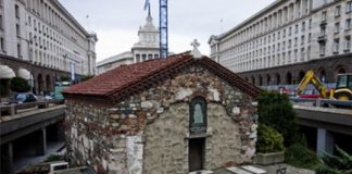 Ναοί που δεν …γκρεμίζονται