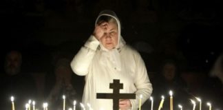 Γιατί κάνουμε τον σταυρό μας; Τί συμβολίζει; Πόσο παλιά συνήθεια είναι;