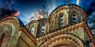 Σέρβικα Κάλαντα σε στίχους Αγ.Νικολάου Βελιμίροβιτς