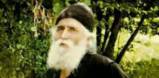 Γέροντας Παίσιος – Τί νὰ λέμε σὲ ὅσους κατηγοροῦν εὔκολα κληρικούς – «Ἐγὼ σὲ ὅσους ἔρχονται καὶ μοῦ κατηγοροῦν τοὺς ἄλλους -καὶ μὲ δυσκολεύουν- τοὺς λέω αὐτὸ…