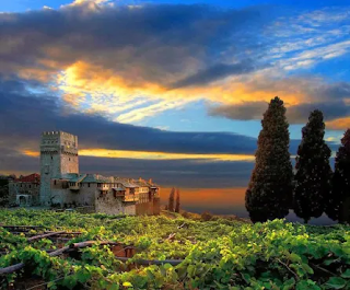 «ΚΑΛΕΣ ΥΠΟΜΟΝΕΣ» (Όποιος έχει ταπείνωση και υπομονή αντιστέκεται και κερδίζει)