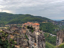 Ὁ Θεὸς καὶ Λόγος τοῦ Θεοῦ καὶ Πατέρα βρίσκεται μυστικὰ μέσα σε καθεμιὰ ἀπὸ τὶς ἐντολές Του