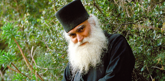 Όσιος Εφραίμ Κατουνακιώτης : Εκεί που βαπτίσθηκα, εκεί που ήρθε η Xάρις