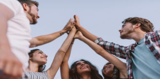 Η αγάπη προς τους φίλους είναι ακριβή