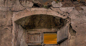 Η ζήλεια μπορεί να προέρχεται ακόμη και από την αγάπη, όμως είναι ένα πολύ εγωϊστικό συναίσθημα