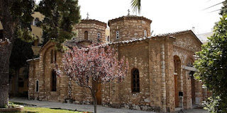 Σώζει από την τρικυμία