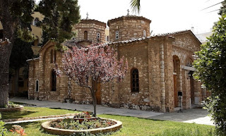 Σώζει από την τρικυμία