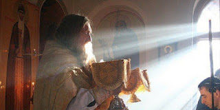 Το αὐτί τοῦ Θεοῦ εἶναι στό στόμα τοῦ ἱερέως