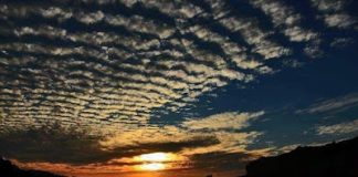 Η αυγή, ρώτησε το ηλιοβασίλεμα…